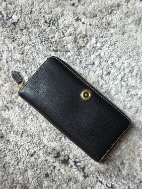 Lauren Ralph Lauren Zip Around Wallet